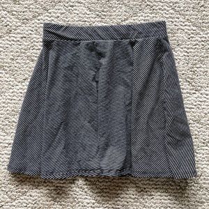 5/$15 SO Casual Black & White Striped Skater Skirt Girls Medium (BUNDLE ONLY)